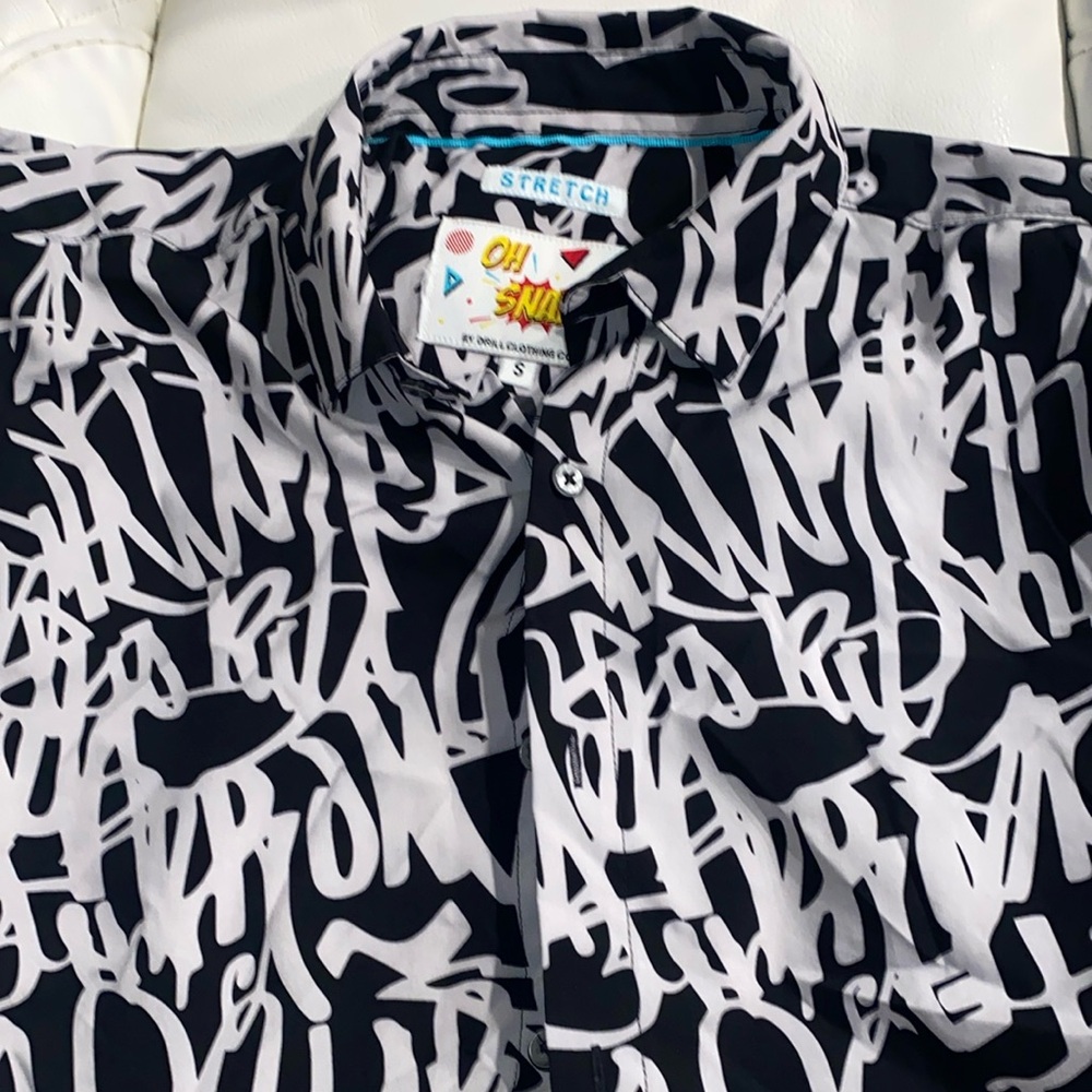 Black and white graffiti style collared button down shirt size small
